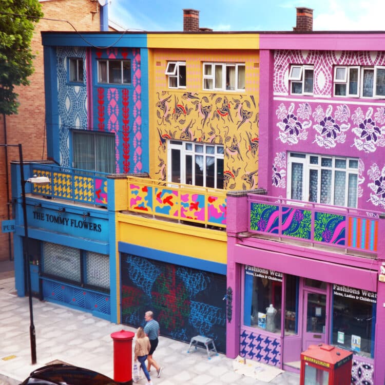 Aberfeldy Street murals